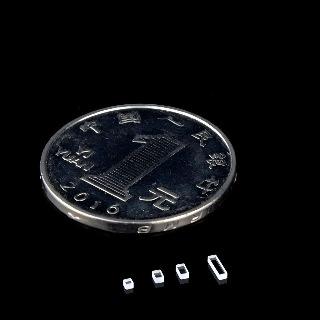 Plaque de verre à quartz UV JGS1 ultra fine de taille micro | Supporte une chaleur de 1 200 °C | Transmission : 185 nm-2500 nm | ≥90 % de transmission de la lumière
